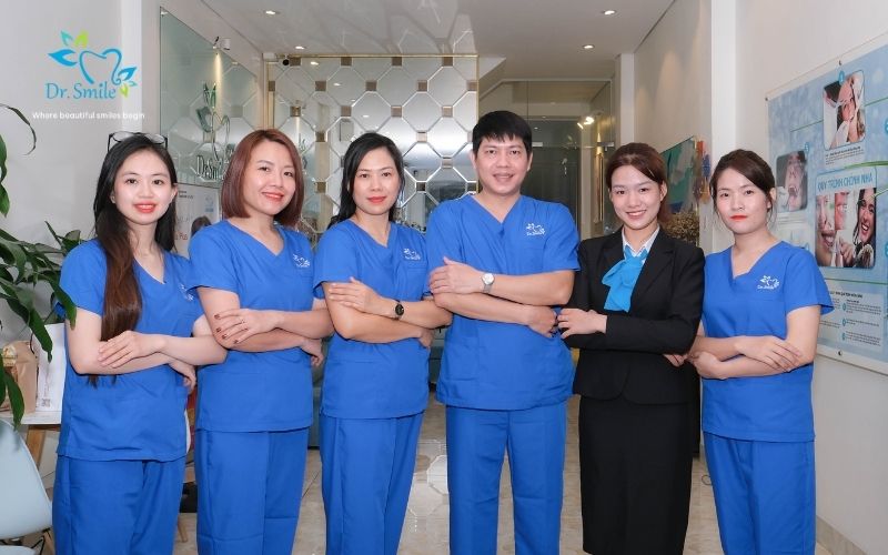 The team of doctors specializing in aesthetic restoration