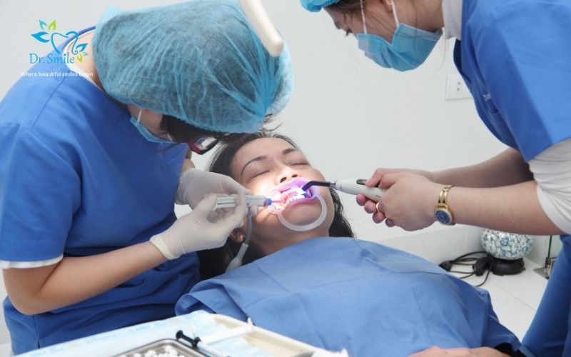 The clinic uses specialized cold LED lights